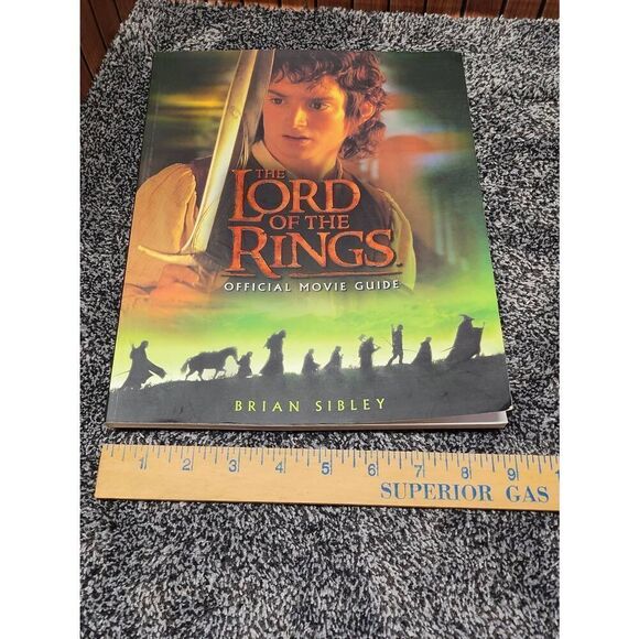 The Lord of The Rings Official Movie Guide #A75 - Picture 7 of 8